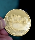 西藏拉薩布達拉宮純金紀念章
